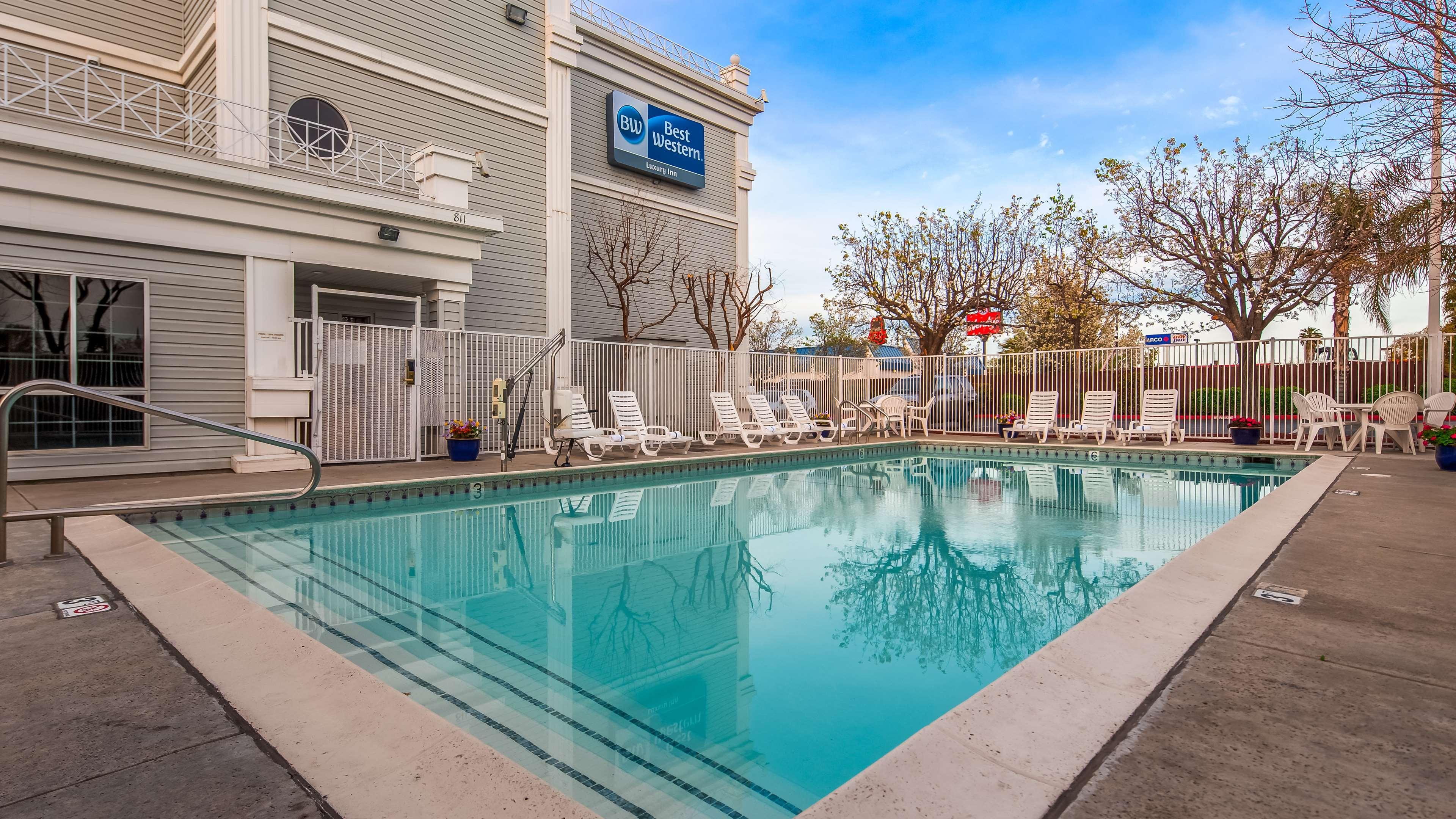 Best Western Luxury Inn Tracy Esterno foto