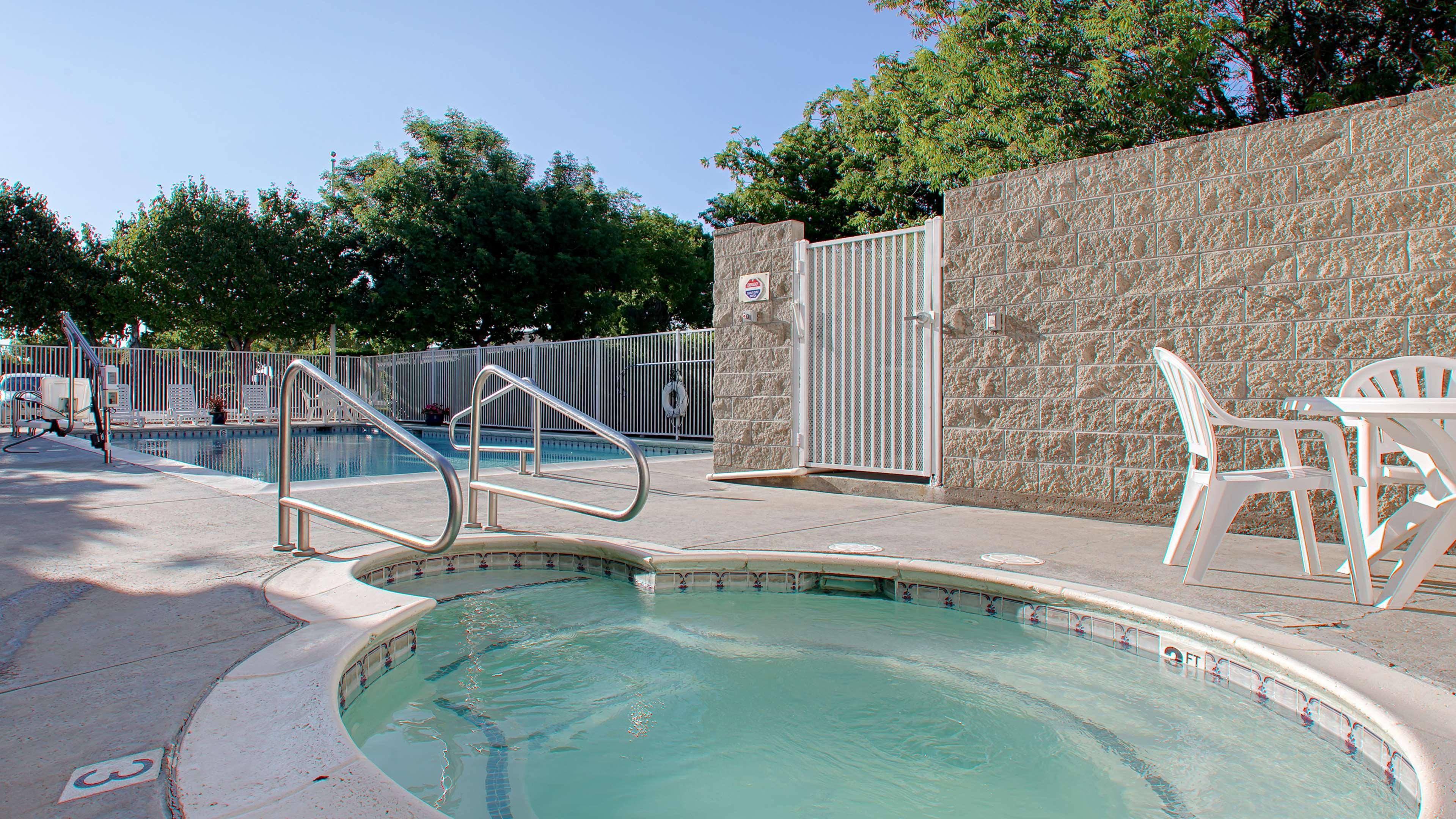 Best Western Luxury Inn Tracy Esterno foto